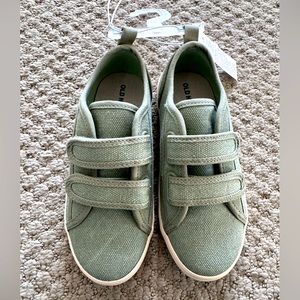Old Navy Canvas Double Strap Velcro Toddler Fashion Sneakers in Olive Green